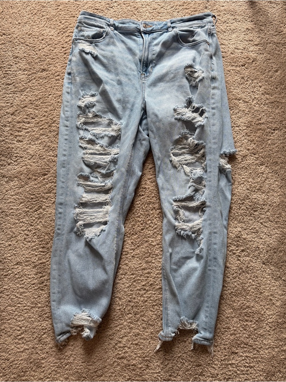 American Eagle Distressed Straight Jean 14 Regular